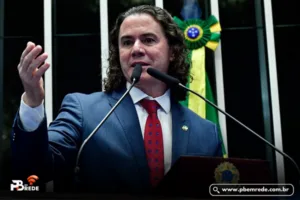 Veneziano diverge de Hugo Motta e condena tentativa de golpe em 8 de janeiro