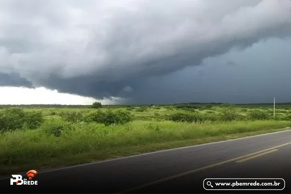 Inmet renova alerta de chuvas intensas para mais de 80 cidades do Sertão paraibano