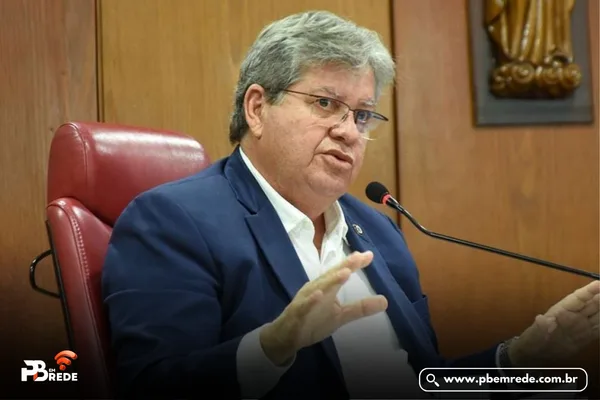 João Azevêdo quer debater vaga para o TCE-PB com Adriano Galdino