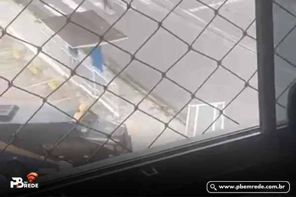 Tentativa de assalto a carro-forte termina em tiroteio e fuga no bairro da Prata, em Campina Grande