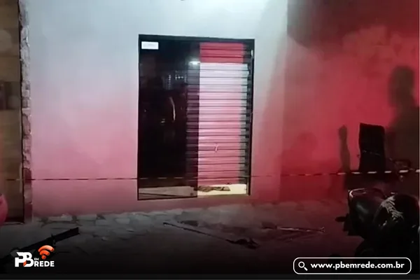 Policial reage a assalto em loja de celulares, é baleado e mata suspeito em João Pessoa