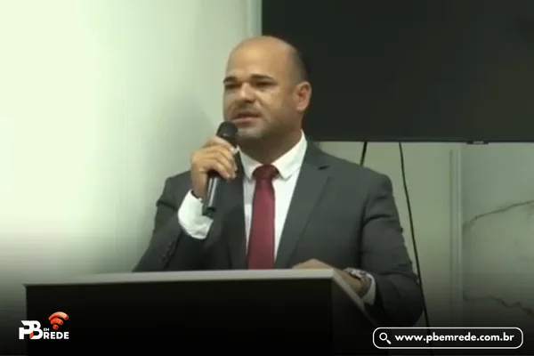 Prefeito de Sobrado é preso em flagrante por porte ilegal de arma
