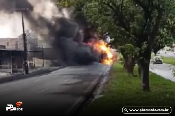Caminhão-tanque pega fogo na BR-101 e trânsito entre Recife e João Pessoa é interditado