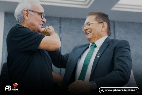 Cícero e Galdino fecham pacto e miram Governo em 2026: “Quem estiver melhor nas pesquisas recebe apoio”