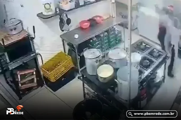 Mulher é presa após jogar água quente em colega de trabalho em bar na Paraíba