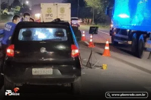 Homem morre após ser atropelado enquanto atravessava BR-230, em Bayeux