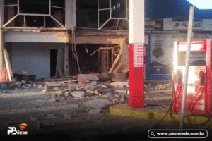 Posto de combustíveis é alvo de explosão criminosa, em João Pessoa