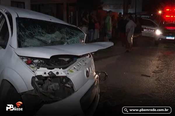 Sete pessoas ficam feridas após acidente envolvendo dois carros e uma moto, em Santa Rita