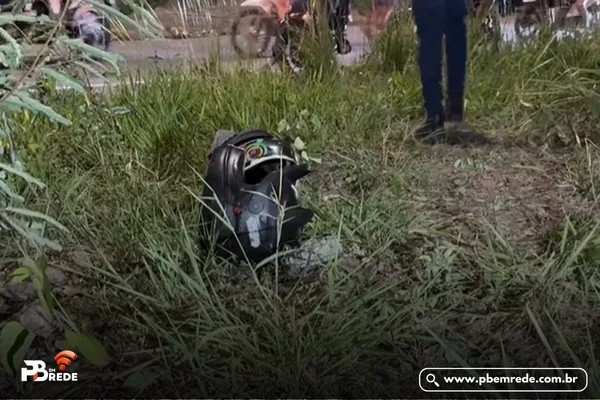 Homem morre após perder o controle de moto e bater em poste, em João Pessoa