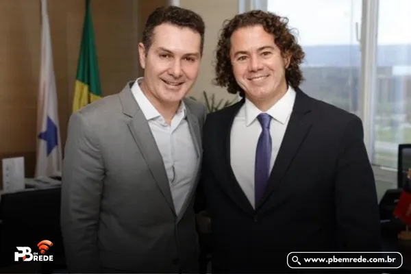 Ministro das Cidades Jader Filho comunica a Veneziano habilitação de Campina Grande para financiamento do VLT